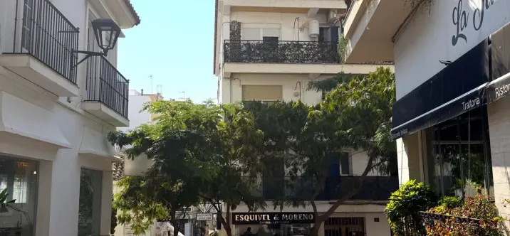 Venta de ático en Estepona 0