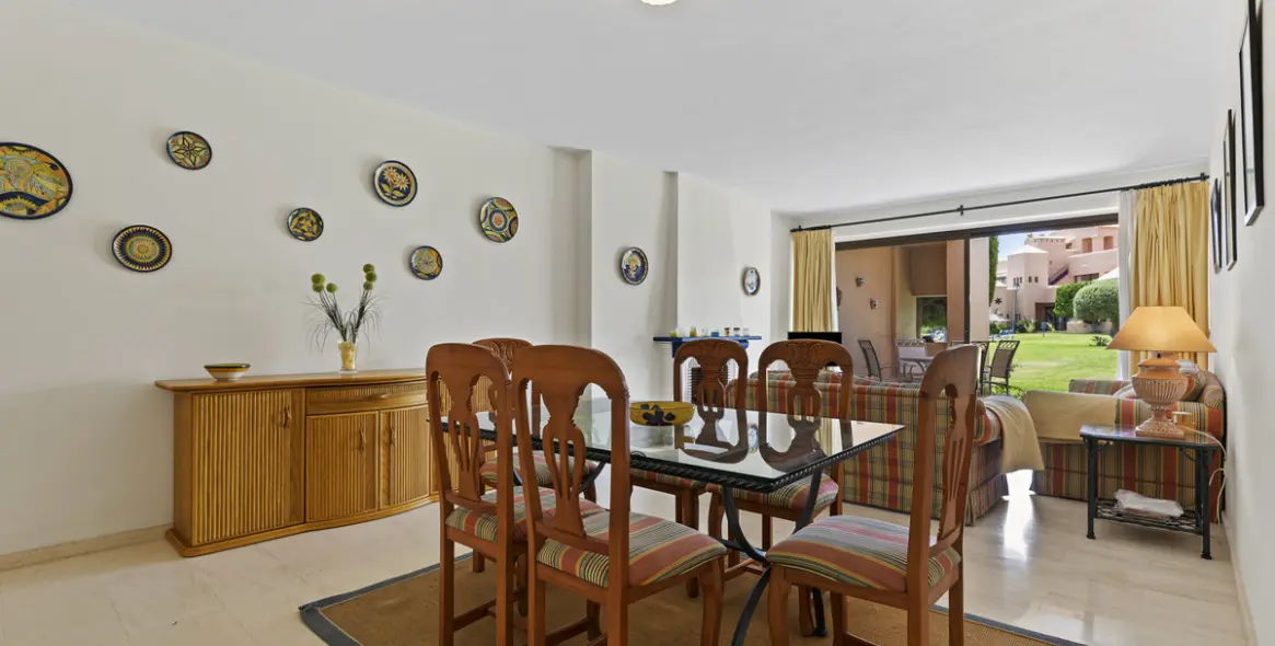 Продажа апартаментов на первом этаже в Estepona (район Estepona) 2