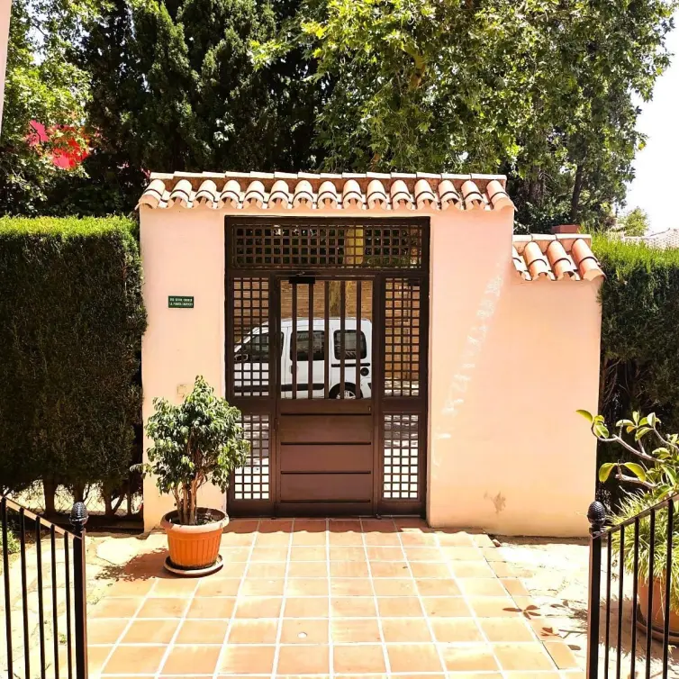 Sale of ground floor apartment in Marbella