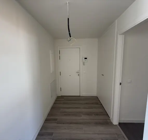 Middle floor apartment R5165887