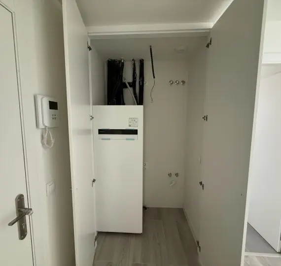 Middle floor apartment R5165887