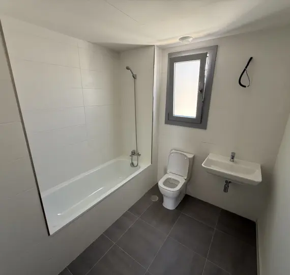 Middle floor apartment R5165887