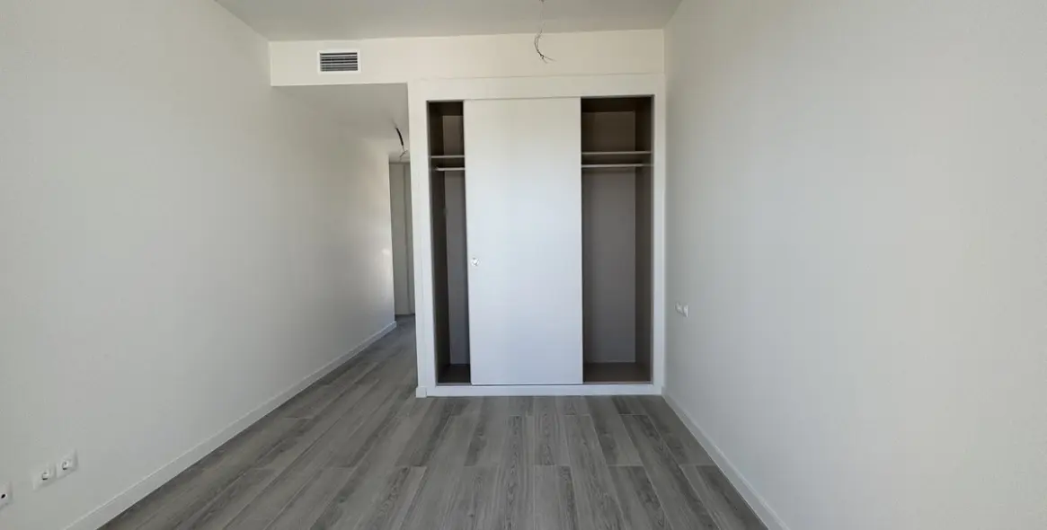 Продажа апартаментов на среднем этаже в Estepona 13