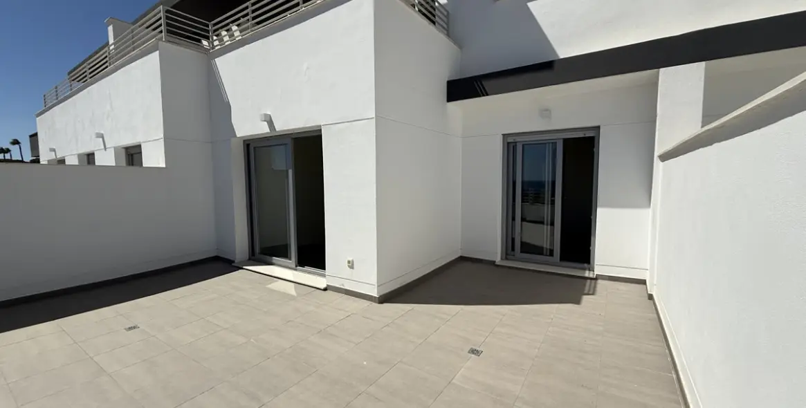 Продажа апартаментов на среднем этаже в Estepona 15