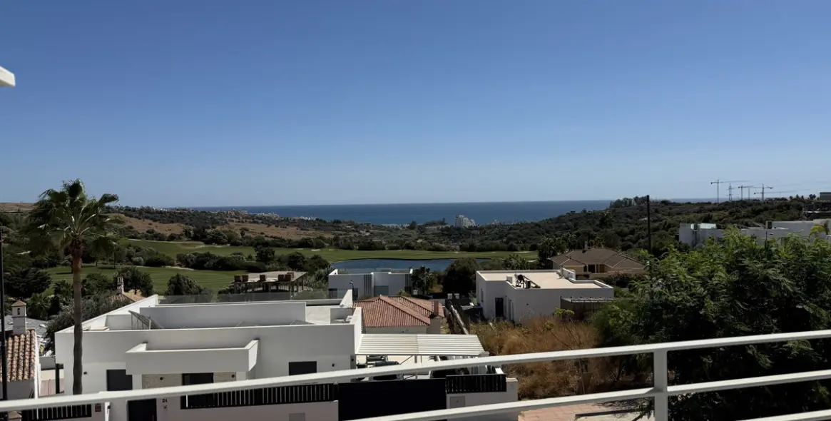 Продажа апартаментов на среднем этаже в Estepona 17