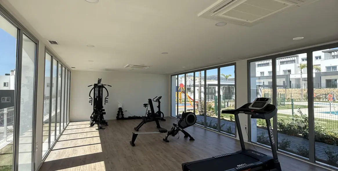 Продажа апартаментов на среднем этаже в Estepona 20