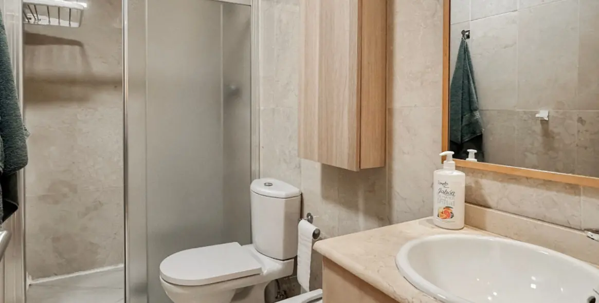 Sale of ground floor apartment in Málaga 7