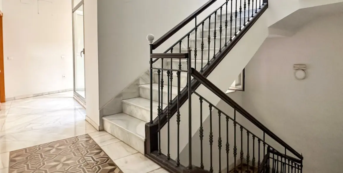 Sale of ground floor apartment in Málaga 9