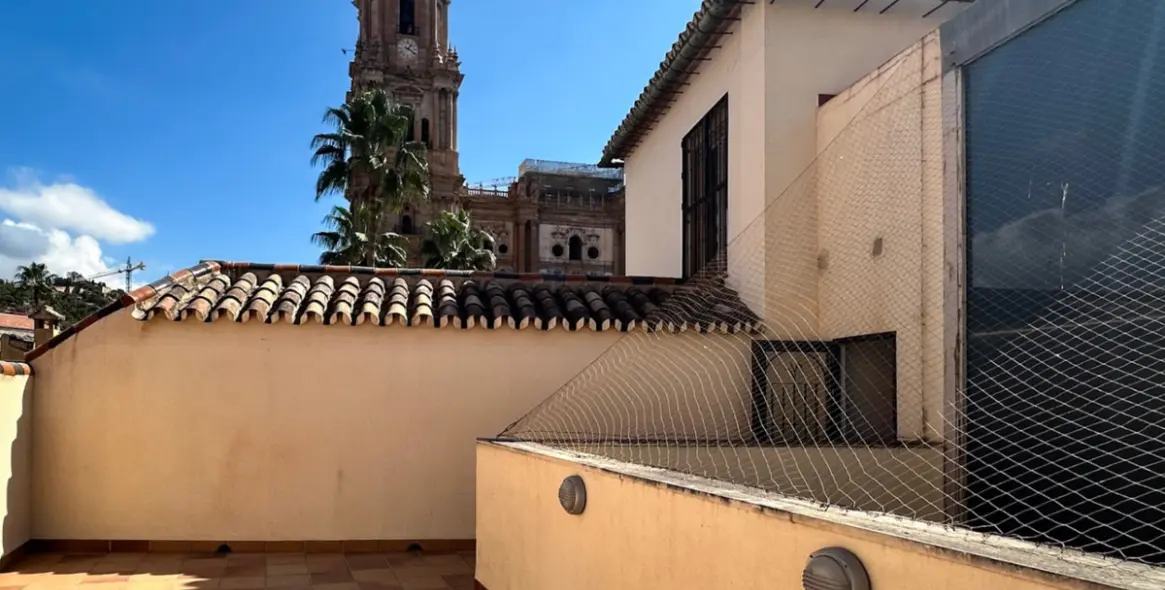 Sale of ground floor apartment in Málaga 12