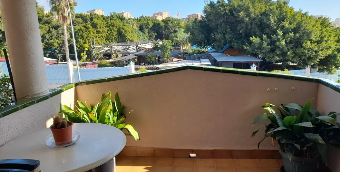 Sale of middle floor apartment in Benalmadena 2