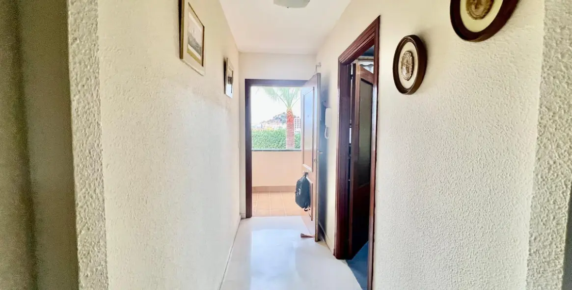 Sale of middle floor apartment in Benalmadena 8