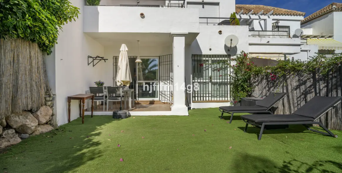 Sale of ground floor apartment in Nueva Andalucía 1