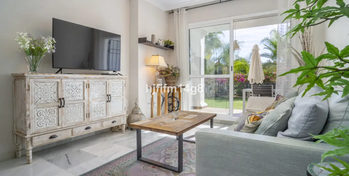 Sale of ground floor apartment in Nueva Andalucía 5