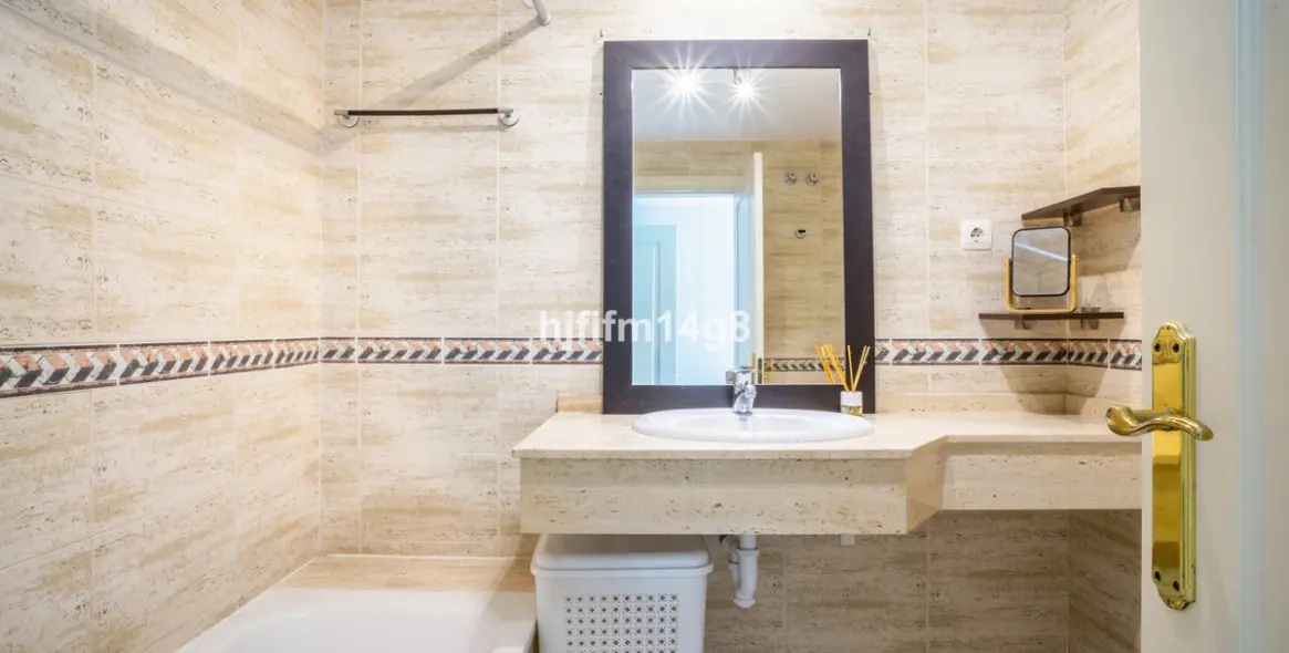 Sale of ground floor apartment in Nueva Andalucía 12