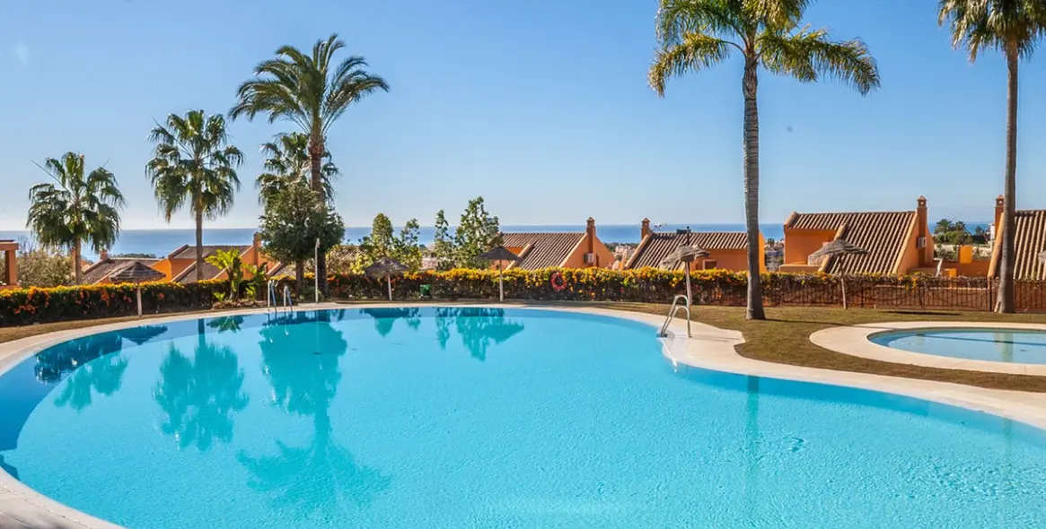 Продажа апартаментов на среднем этаже в Elviria 2