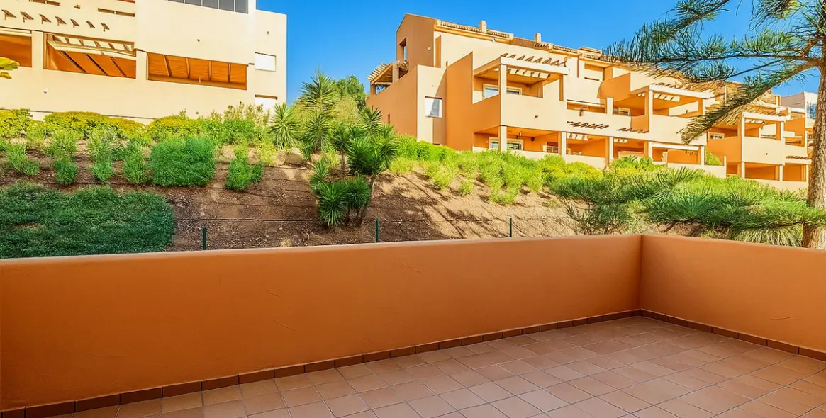 Продажа апартаментов на среднем этаже в Elviria 12