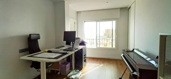 Sale of middle floor apartment in Málaga Centro 0