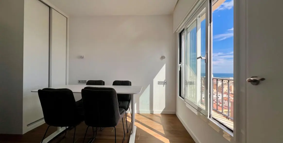 Sale of middle floor apartment in Málaga Centro 4