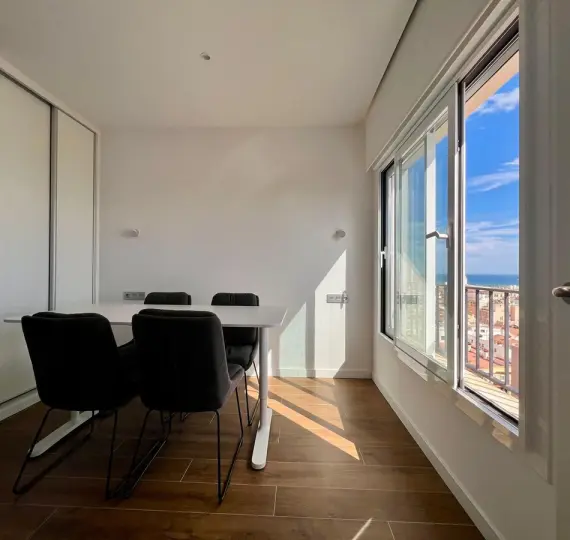Sale of middle floor apartment in Málaga Centro