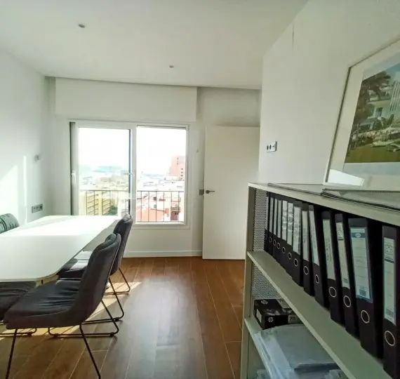 Sale of middle floor apartment in Málaga Centro