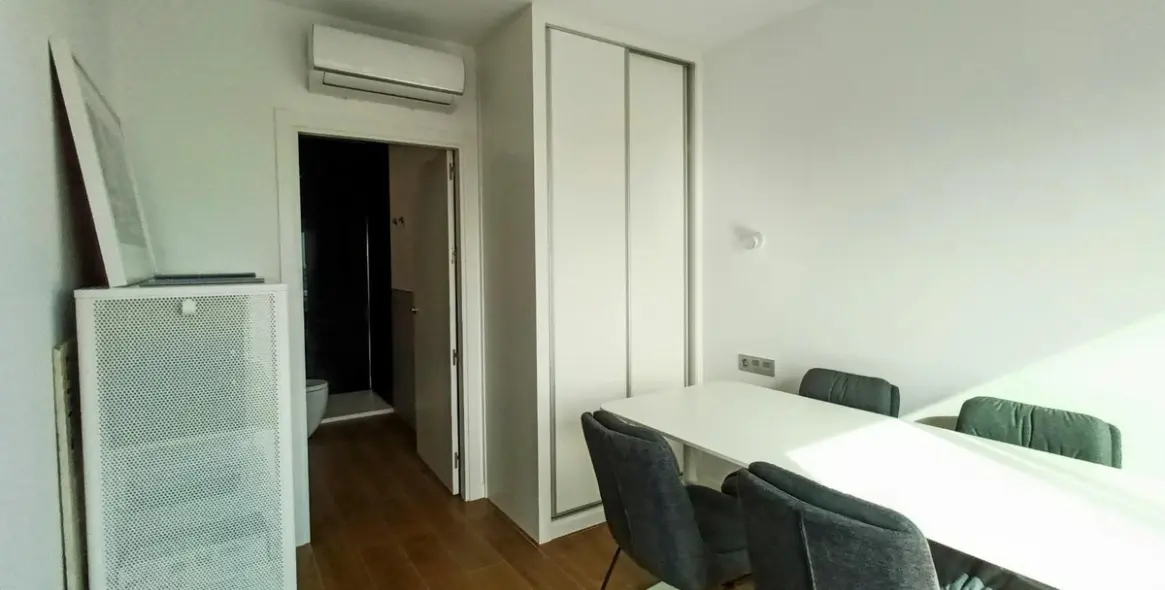 Sale of middle floor apartment in Málaga Centro 6
