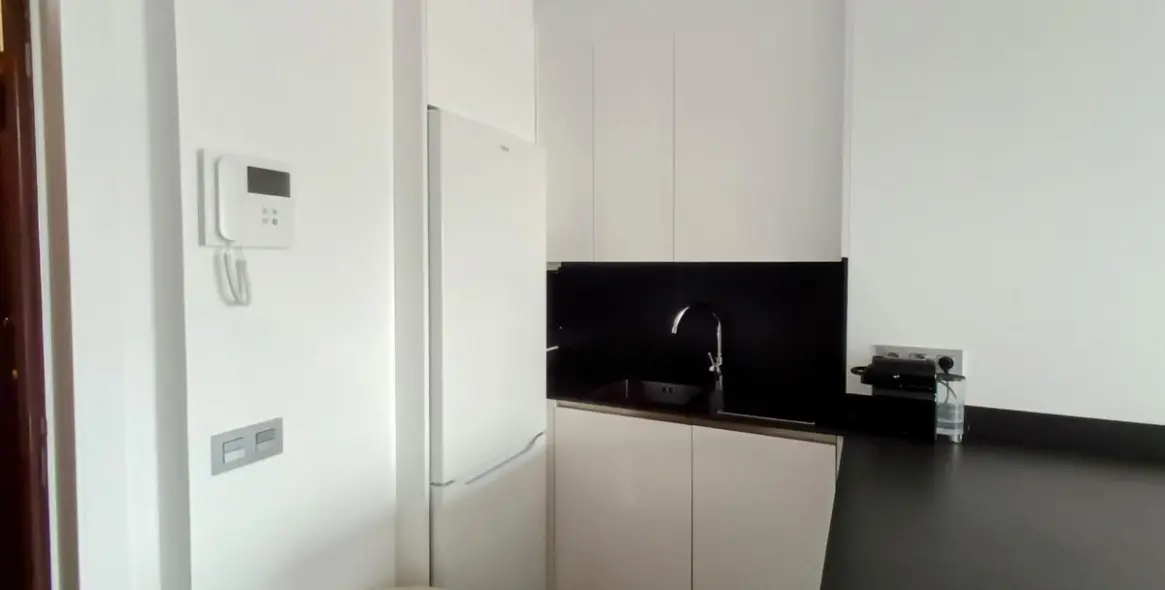 Sale of middle floor apartment in Málaga Centro 10