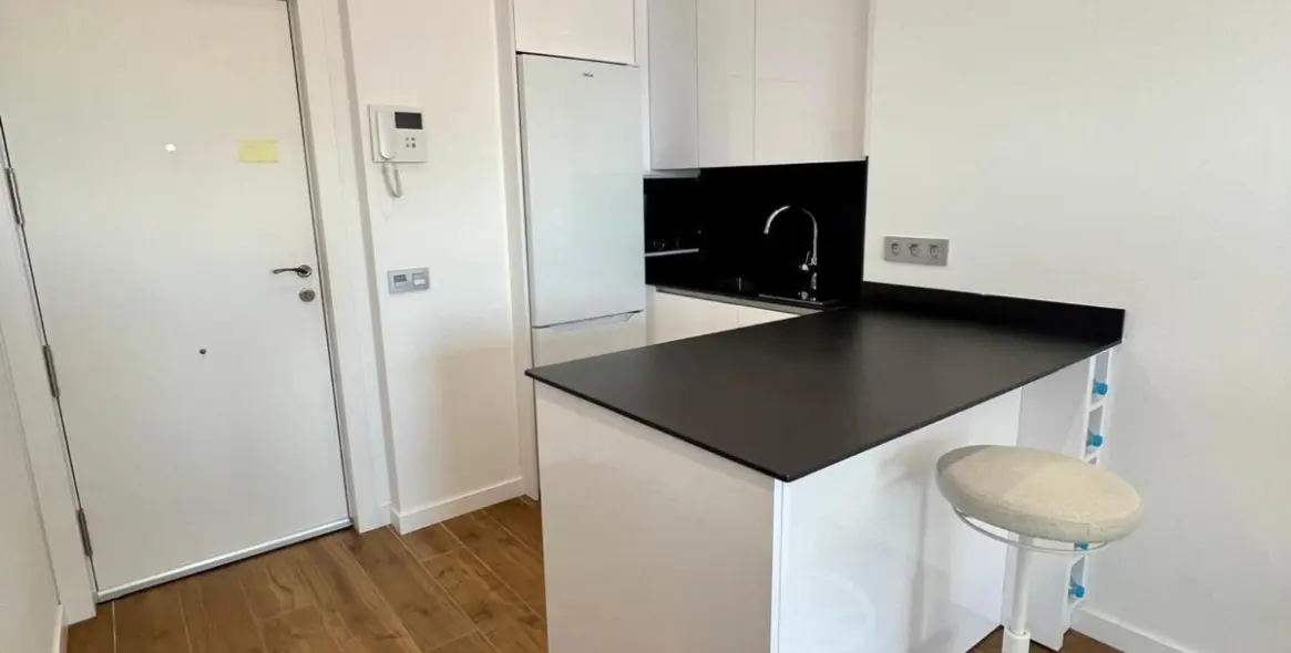 Sale of middle floor apartment in Málaga Centro 16