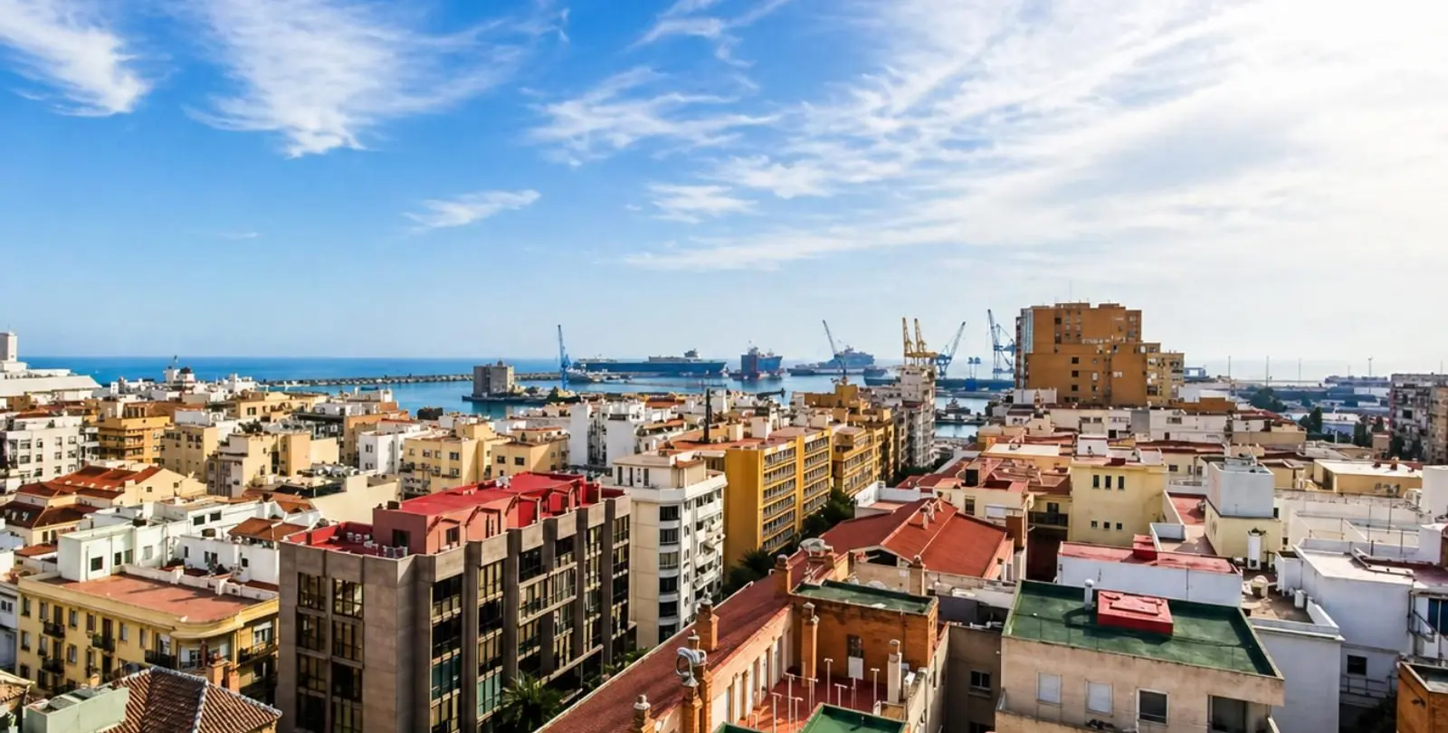 Продажа апартаментов на среднем этаже в Málaga Centro 18