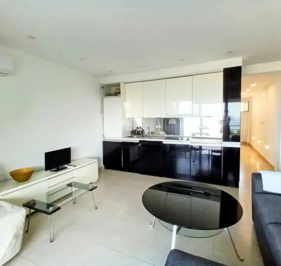 Продажа апартаментов на среднем этаже в Costabella