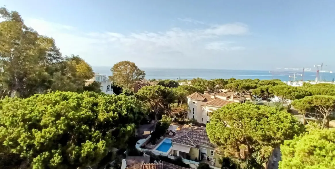 Продажа апартаментов на среднем этаже в Costabella 3