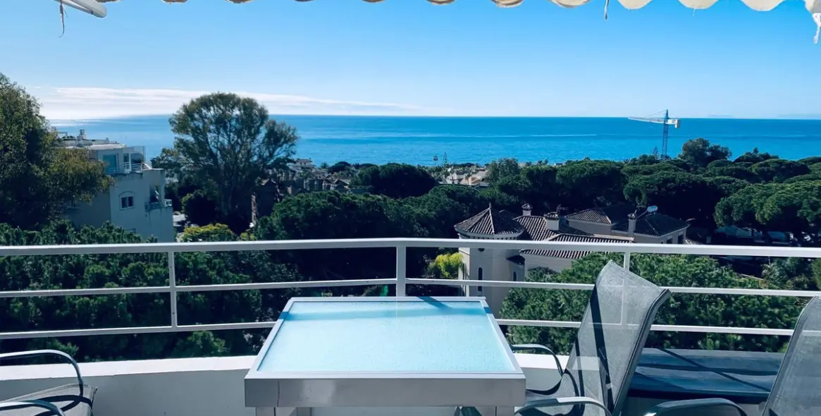 Продажа апартаментов на среднем этаже в Costabella 9