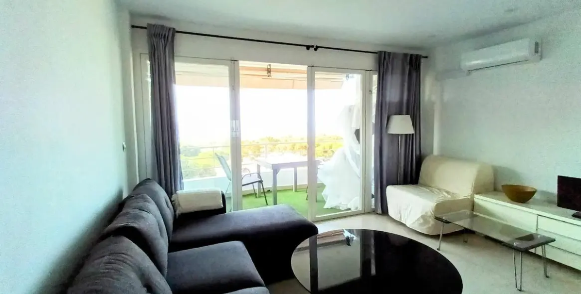 Продажа апартаментов на среднем этаже в Costabella 19