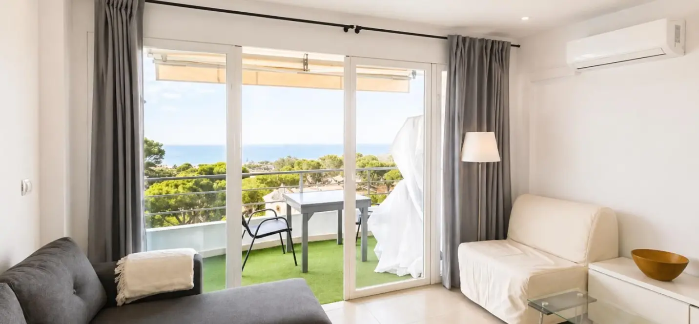 Venta de apartamento en planta media en Costabella 1