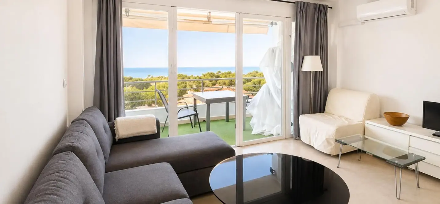 Venta de apartamento en planta media en Costabella 3