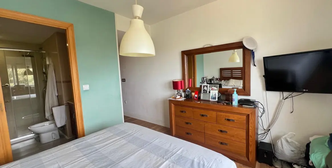 Sale of middle floor apartment in Puerto de la Torre 14