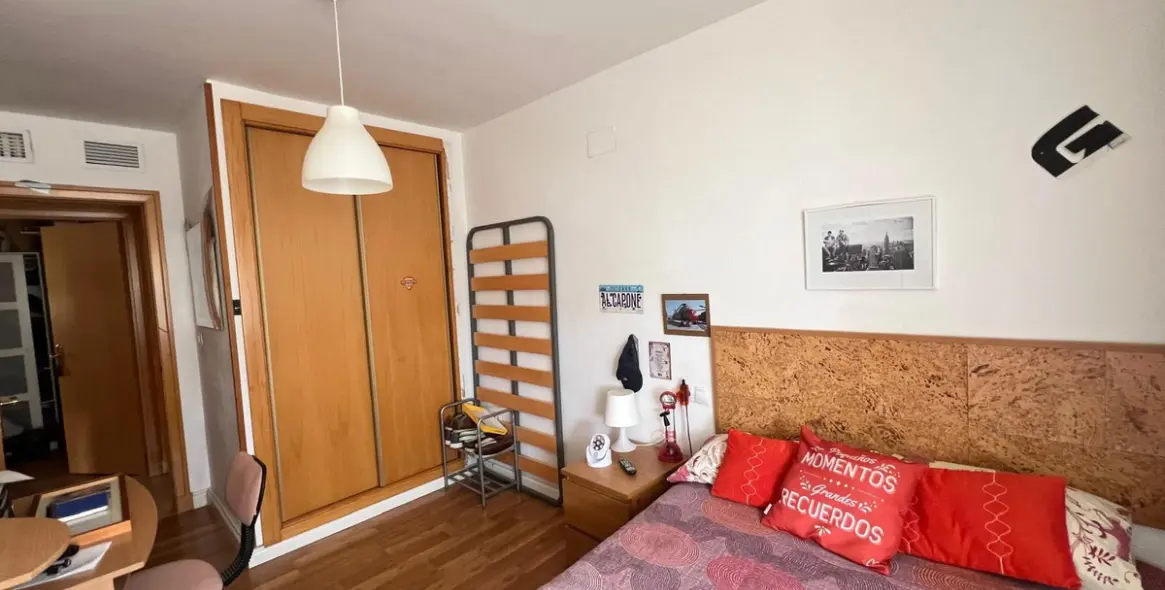 Sale of middle floor apartment in Puerto de la Torre 15