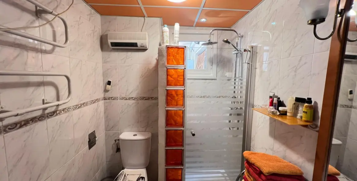 Sale of middle floor apartment in Puerto de la Torre 27