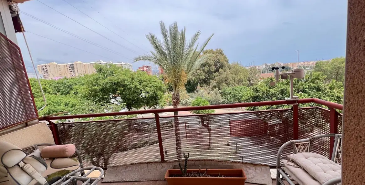 Sale of middle floor apartment in Puerto de la Torre 28