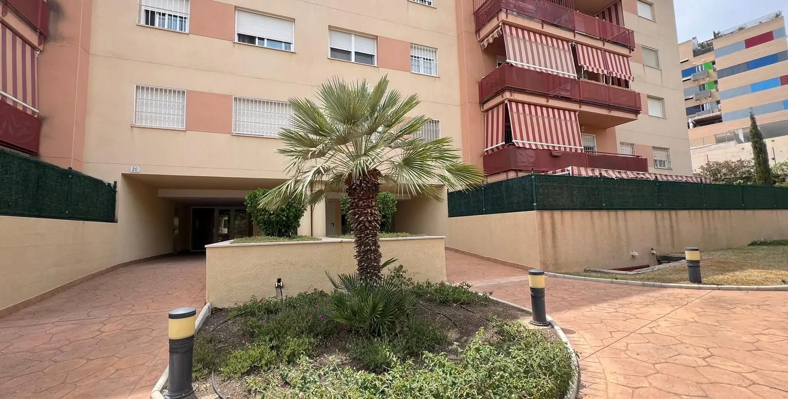 Продажа апартаментов на среднем этаже в Puerto de la Torre 24