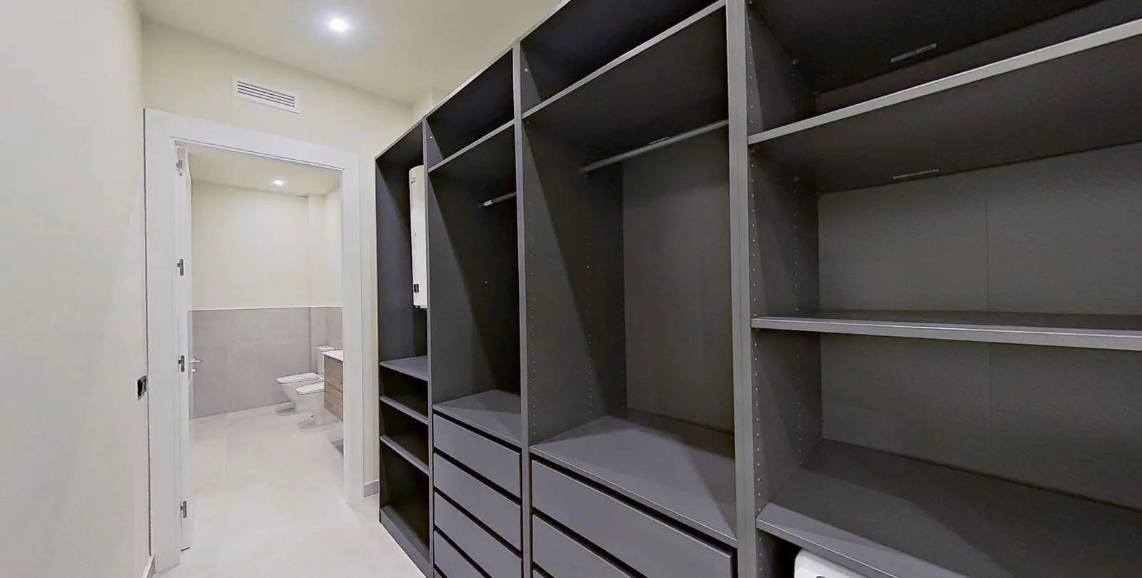 Sale of ground floor apartment in La Trinidad 23