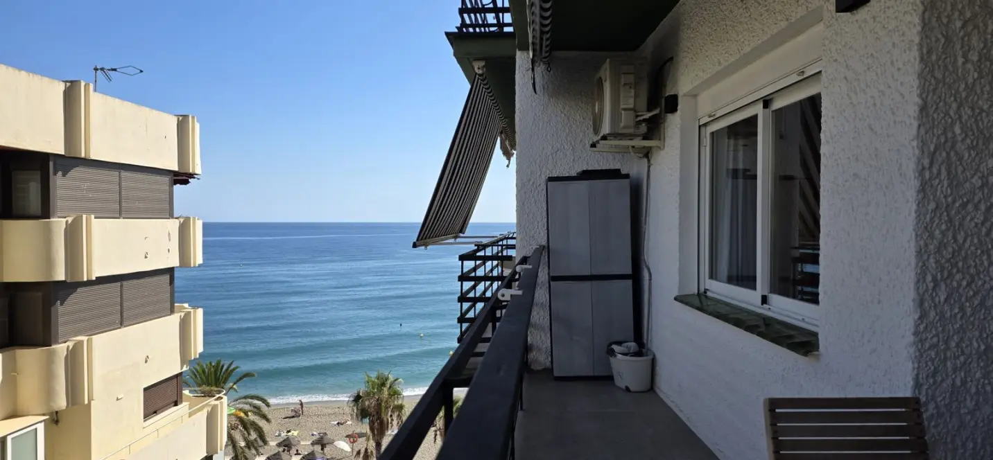 Sale of middle floor apartment in Marbella 0