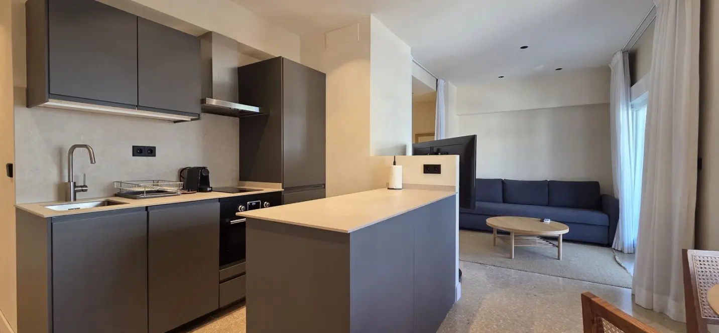 Sale of middle floor apartment in Marbella 1