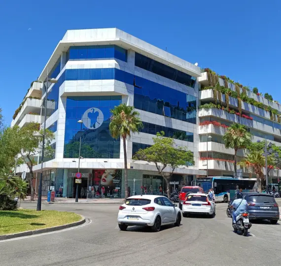 Long-term rent of office in Puerto Banús