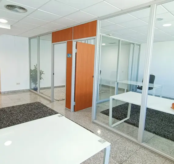 Long-term rent of office in Puerto Banús