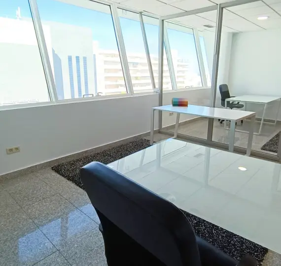 Long-term rent of office in Puerto Banús