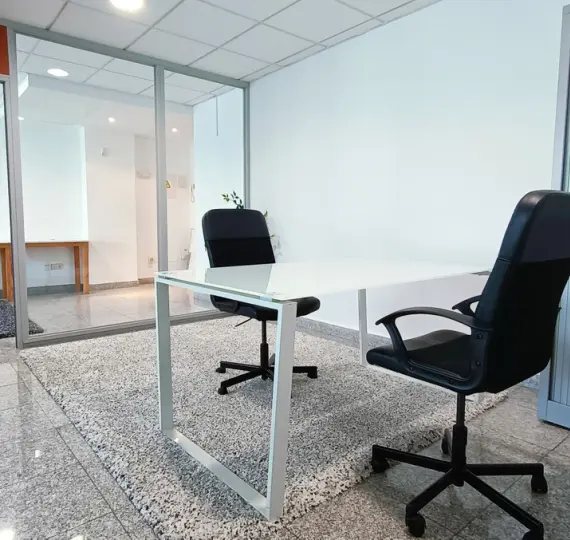 Long-term rent of office in Puerto Banús