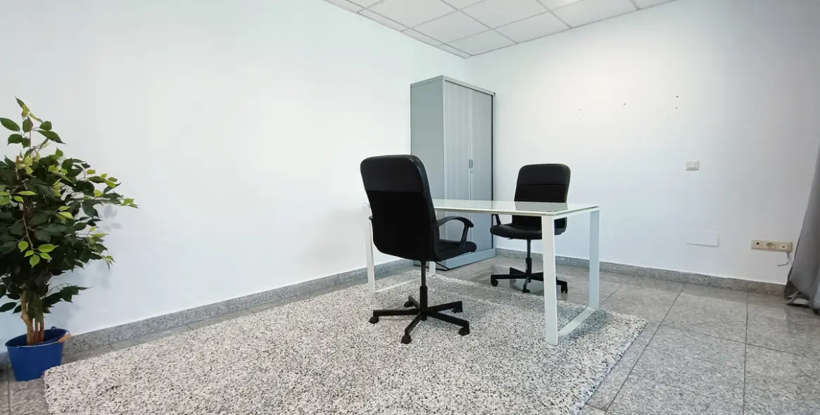 Long-term rent of office in Puerto Banús 8