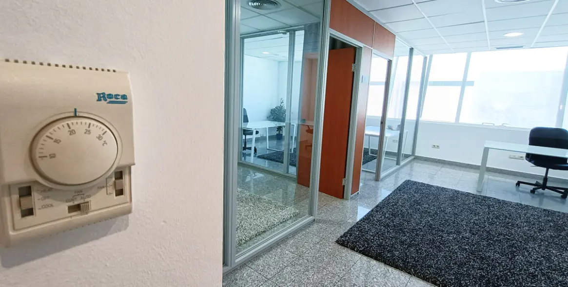 Long-term rent of office in Puerto Banús 9