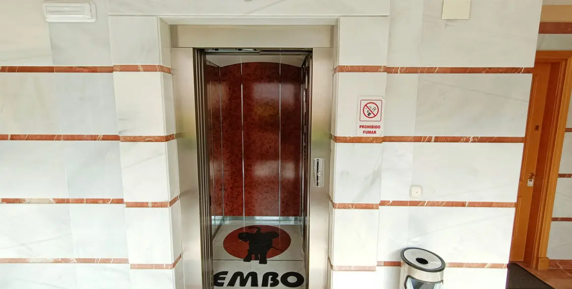 Long-term rent of office in Puerto Banús 18