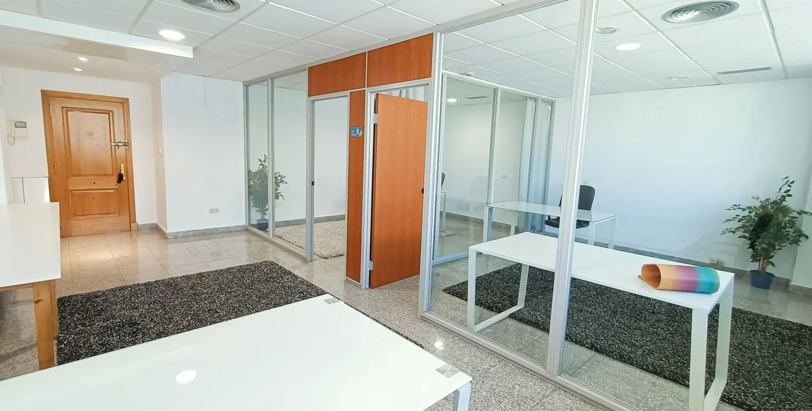 Sale of office in Puerto Banús 2
